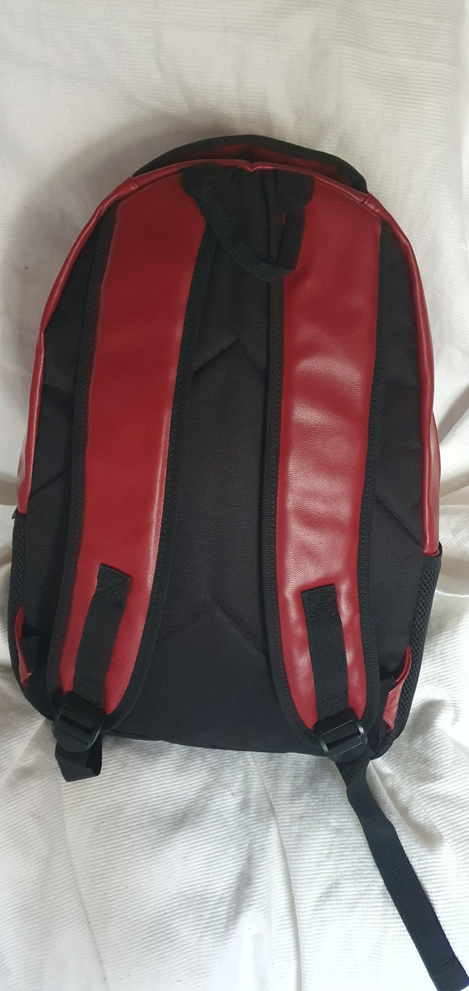 Invert Sports Backpack – Red