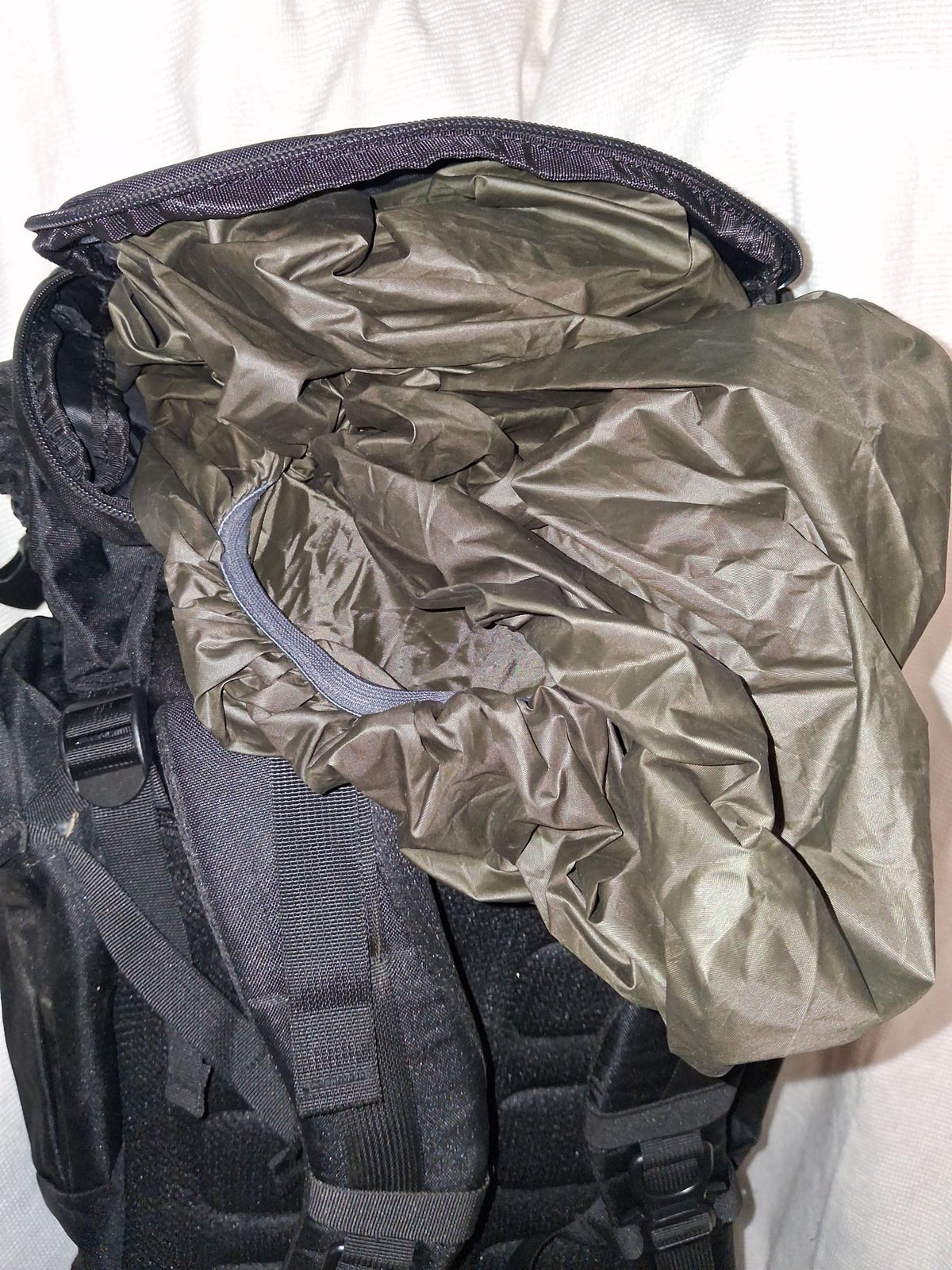 Mardingtop 60L Tactical Backpack with Raincover – Black