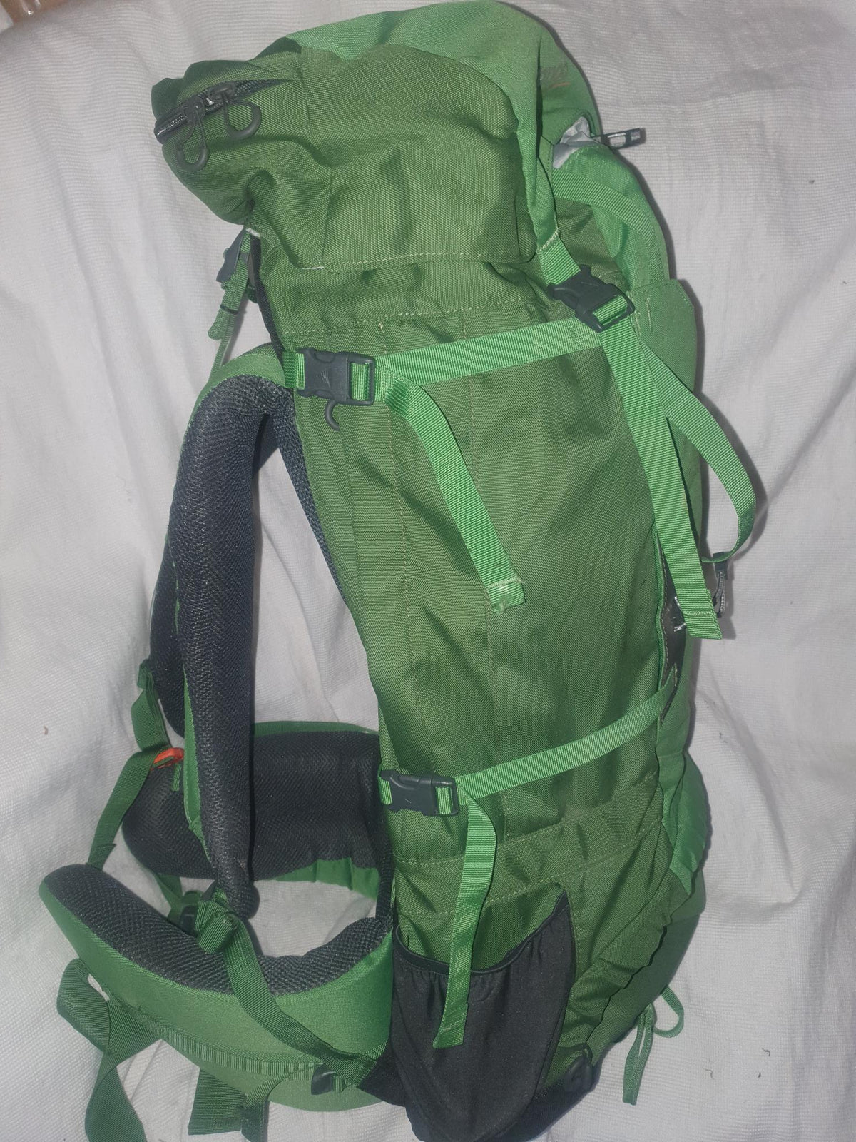 Vango Contour 60+10L Backpack – Green