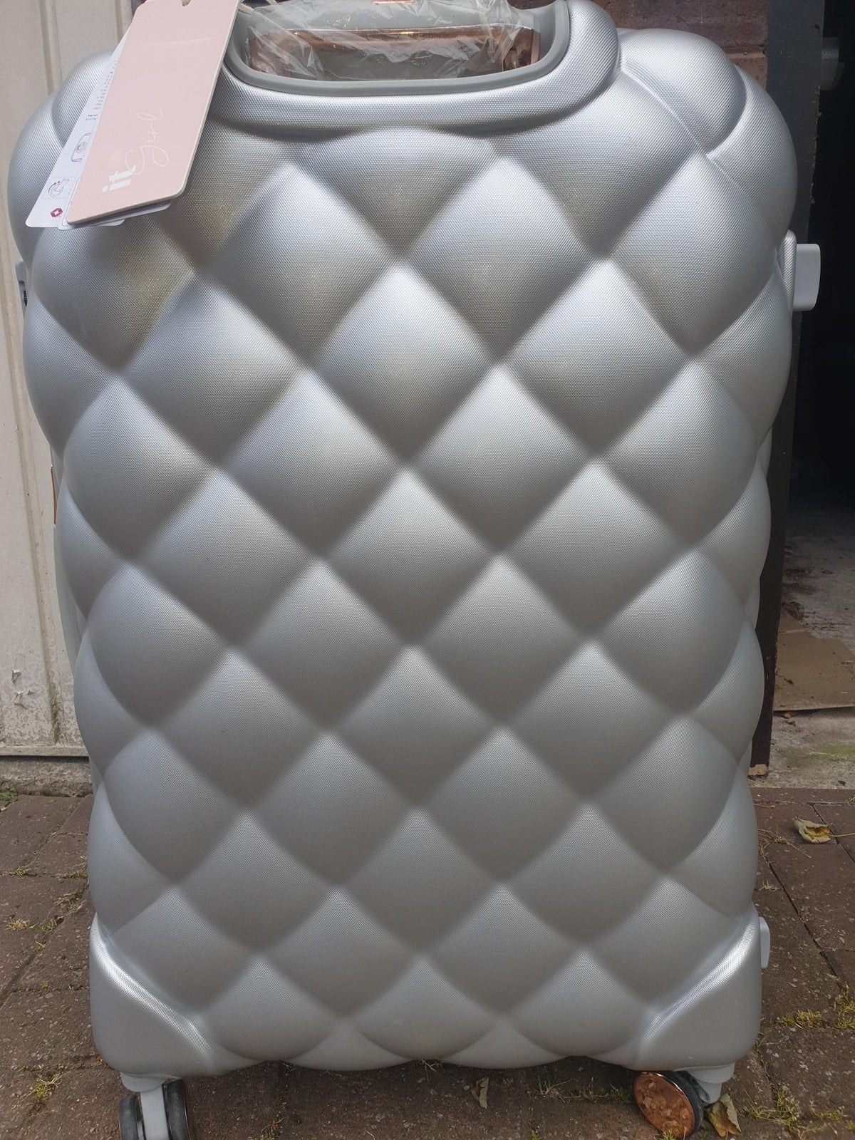 IT Luggage Opulent Large Hardshell Suitcase – Silver